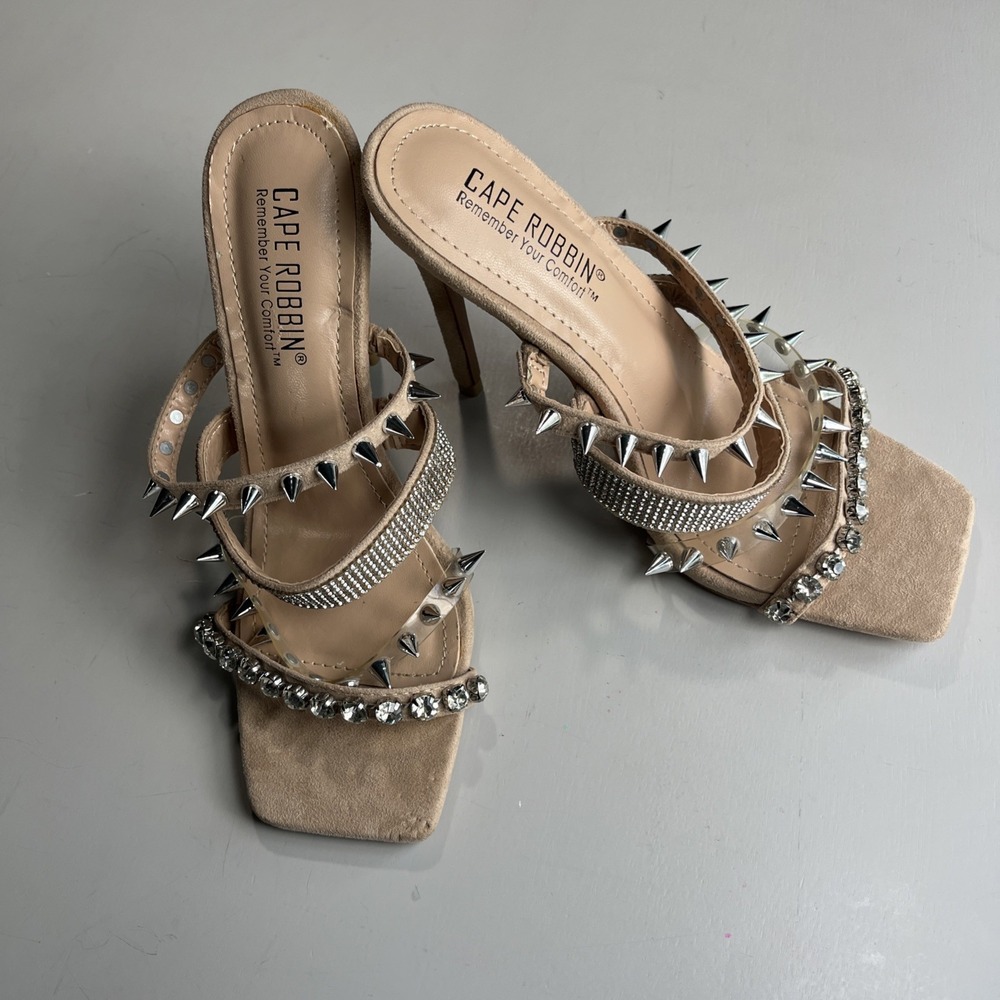 Cape Robbin Rocker Stud Spike Jewel Heels Size 7 Cocktail Party